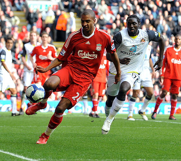 德天空：勒沃库森对门将布拉斯维希感兴趣，但完成交易并不容易.